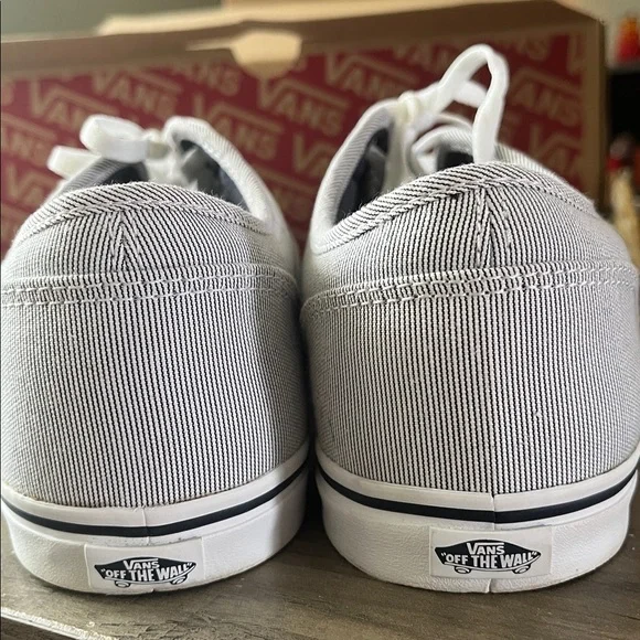 Vans Gray Women's Shoes - Picture 3 of 8